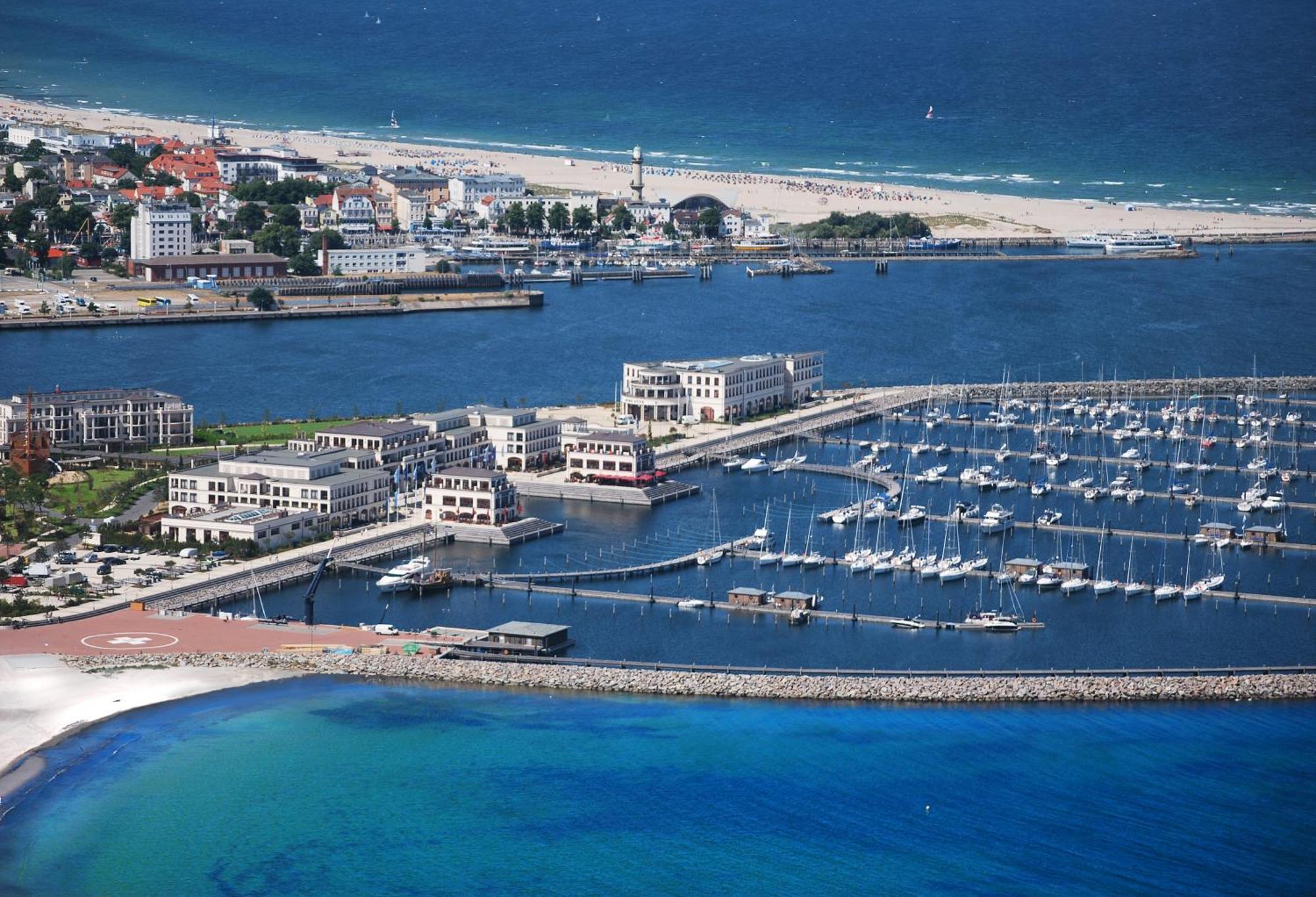 Yachthafenresidenz Hohe Duene Hotel รอสต็อค ภายนอก รูปภาพ Marina del Rey